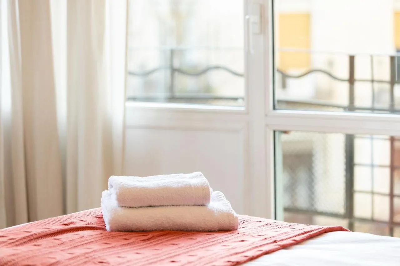 Bravissimo El Lleo, Bright 4-Bedroom Apartment Gérone